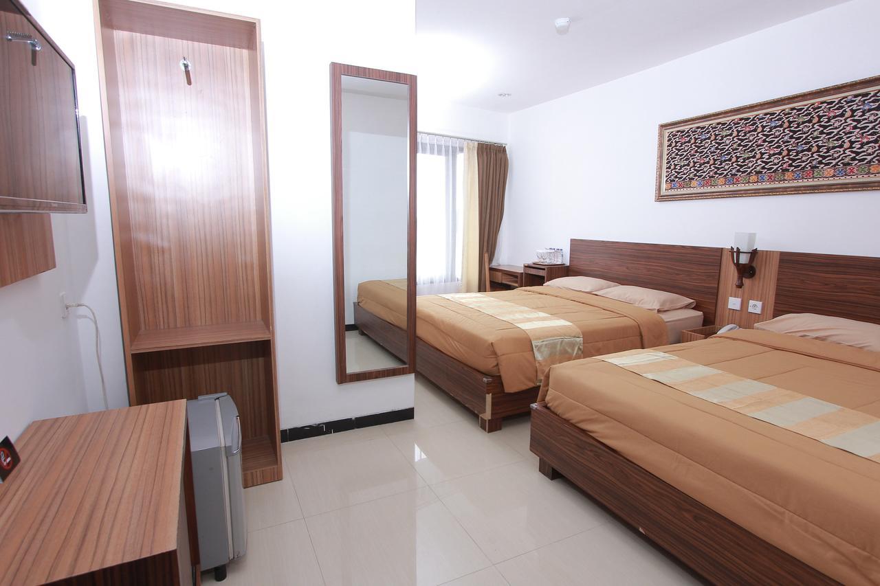 Hotel Kristina Malioboro Yogyakarta Exteriör bild