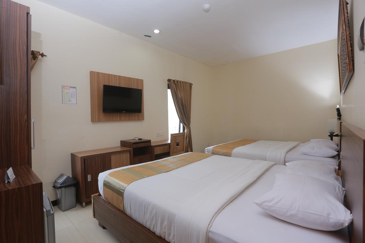 Hotel Kristina Malioboro Yogyakarta Exteriör bild