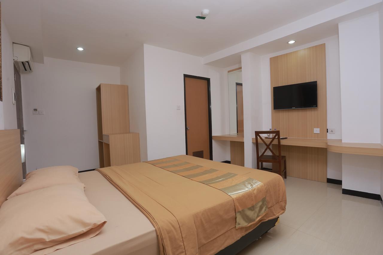 Hotel Kristina Malioboro Yogyakarta Exteriör bild