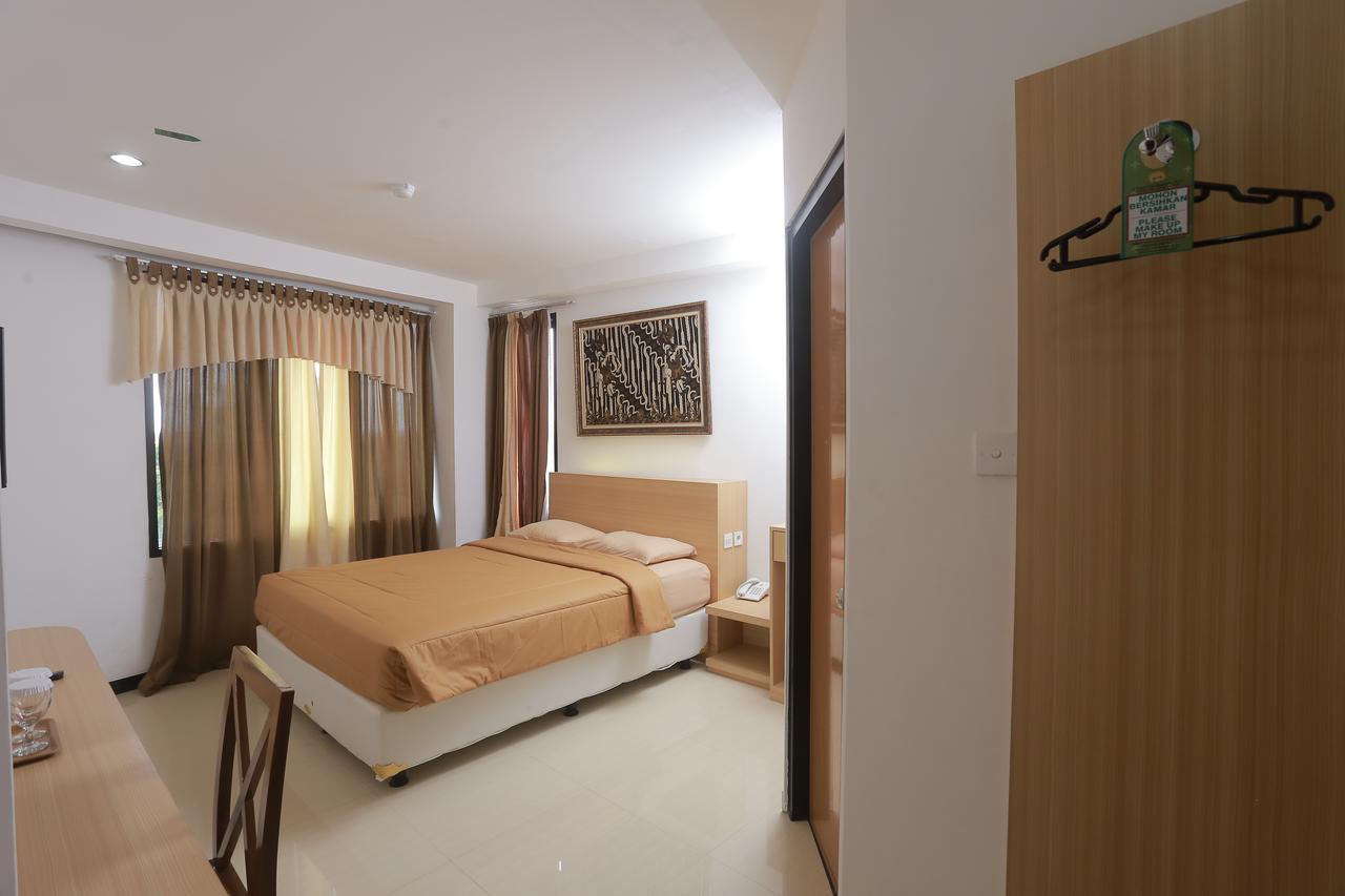 Hotel Kristina Malioboro Yogyakarta Exteriör bild