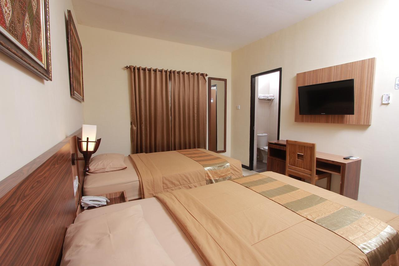 Hotel Kristina Malioboro Yogyakarta Exteriör bild