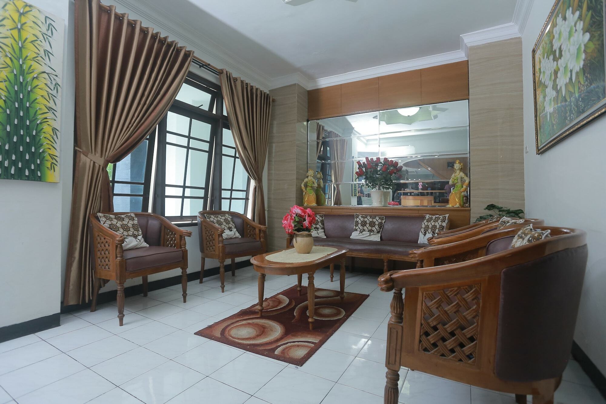 Hotel Kristina Malioboro Yogyakarta Exteriör bild